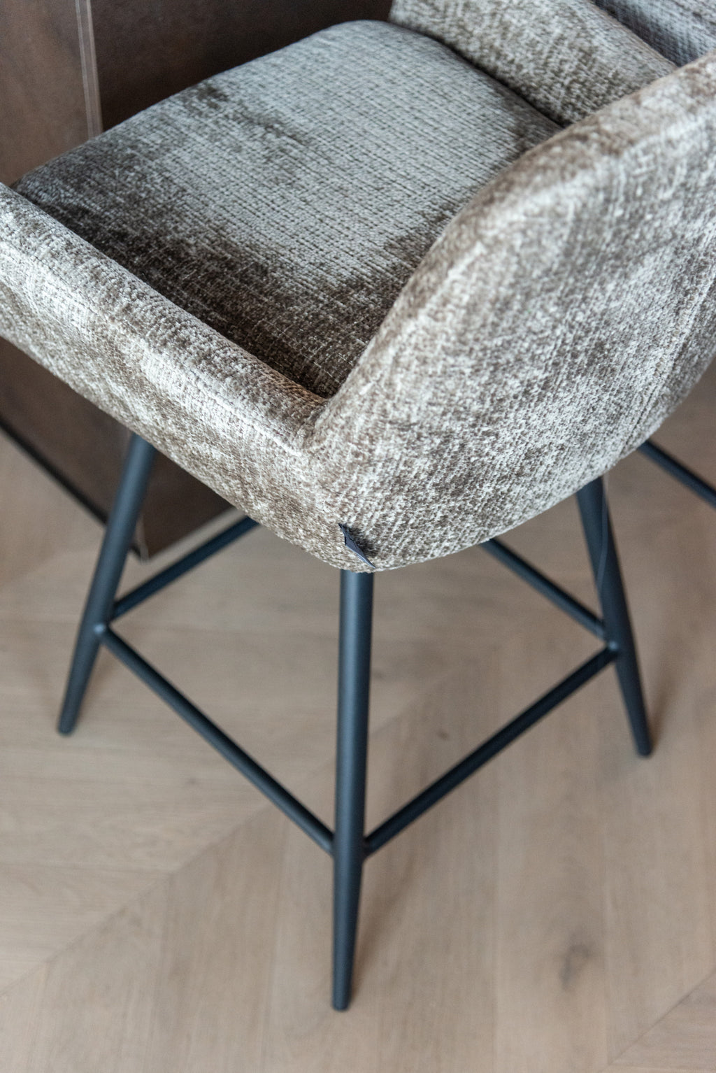 Richmond 212408 S4751_STONE_CHENILLE+SETTING_3-setting.jpg