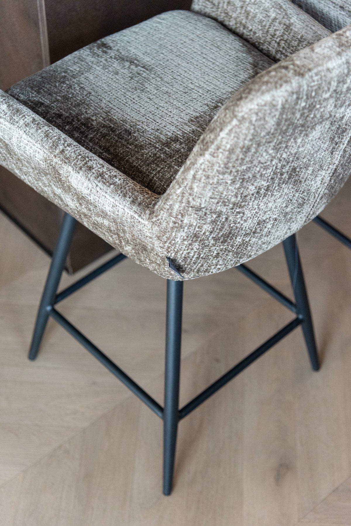 Richmond 212408 S4751_STONE_CHENILLE+SETTING_3-setting.jpg