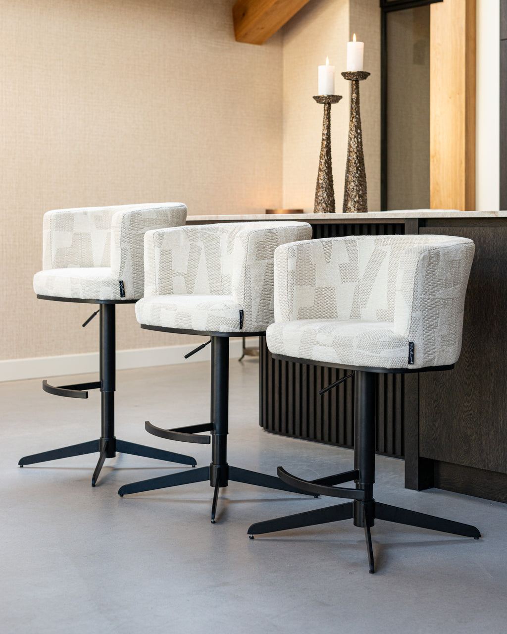 Tabouret de bar Cheyenne beige graffic swivel
