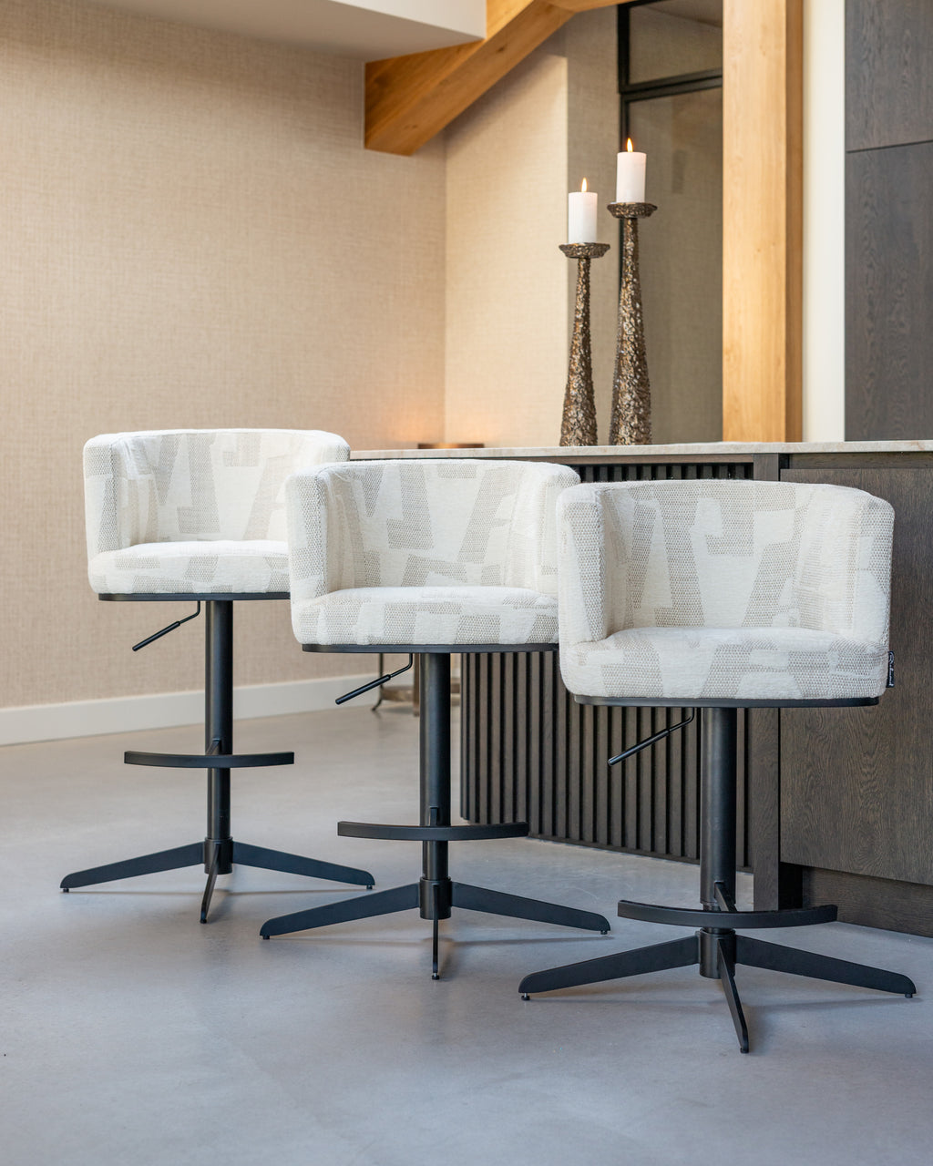 Tabouret de bar Cheyenne beige graffic swivel
