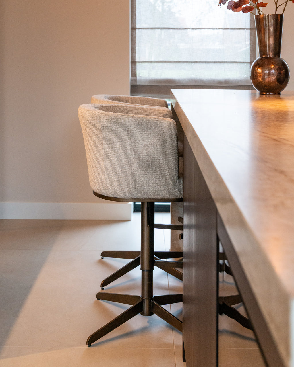 Tabouret de bar Cheyenne biscotti swivel