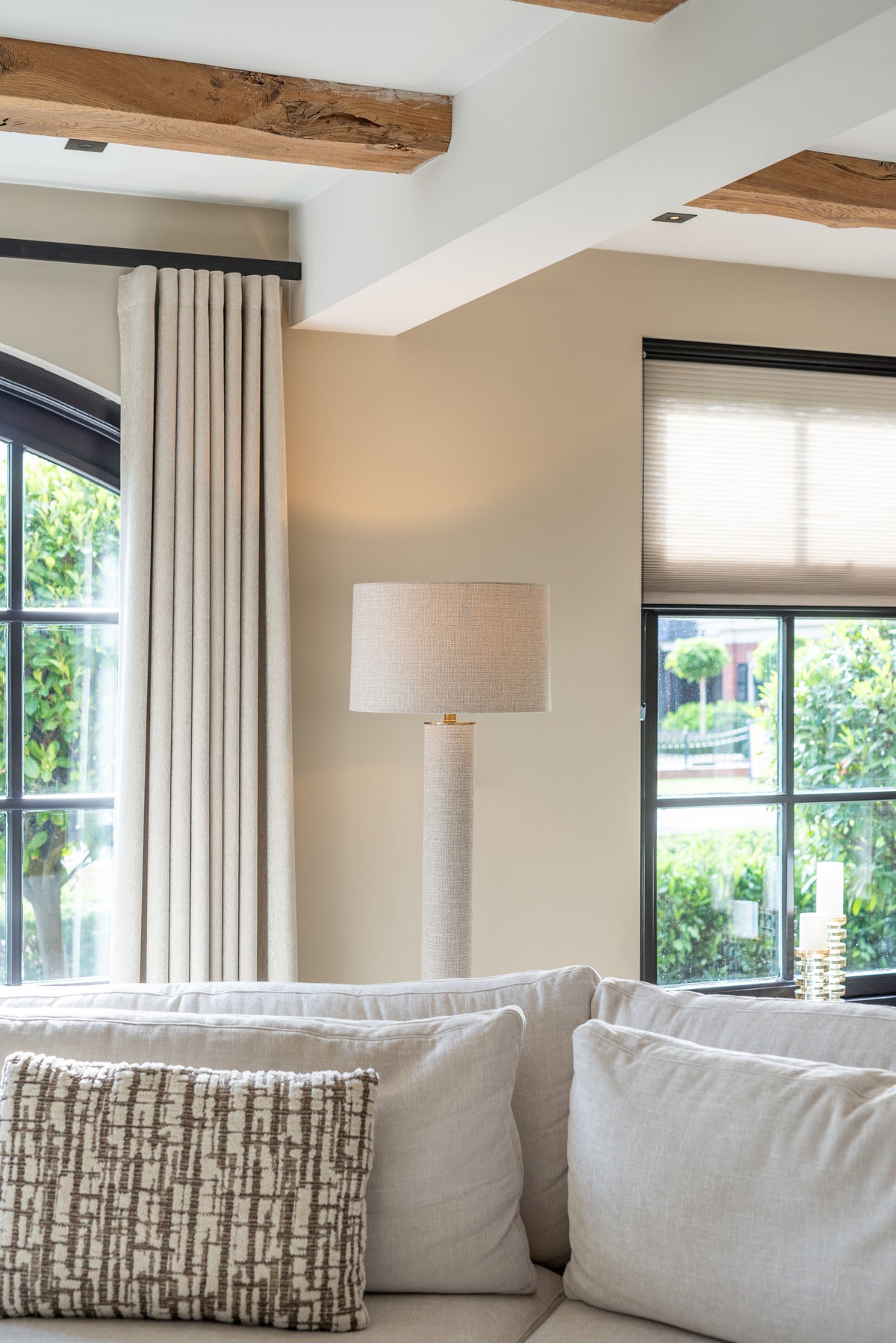 Lampe sur pied Joline beige
